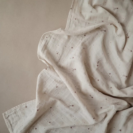 Mushie swaddle falling stars 1
