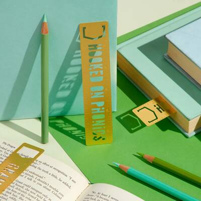 Bookmark hooked 3