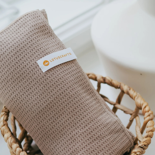 Lotuscrafts ručnik za jogu grip aubergine 5
