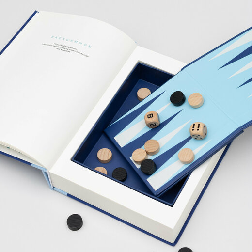 Suck igra backgammon u knjizi 2