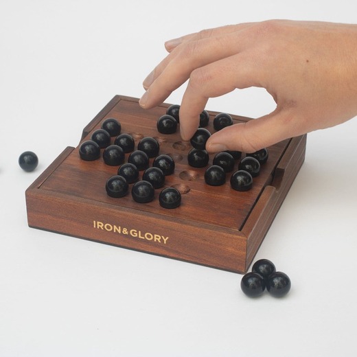 Iron & glory igra solitaire 2