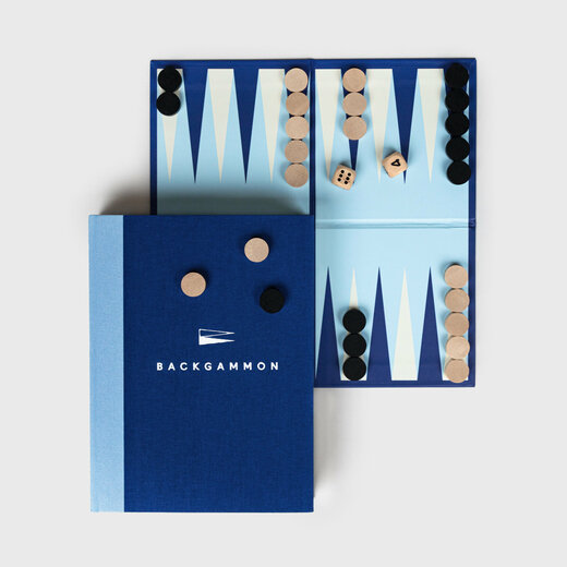 Suck igra backgammon u knjizi 1