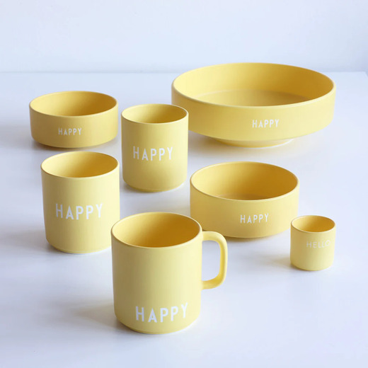 Design letters šalica s ručkom happy yellow 1
