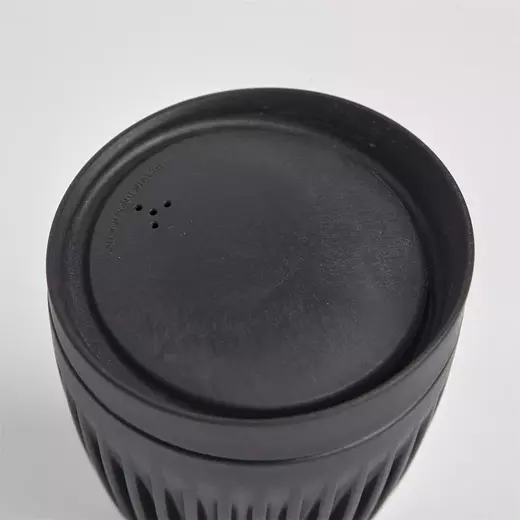 Huskeecup šalica 360ml crna2