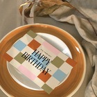 Boja čestitka happy birthday (šahovnica)