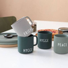 Design letters šalica peace green 1